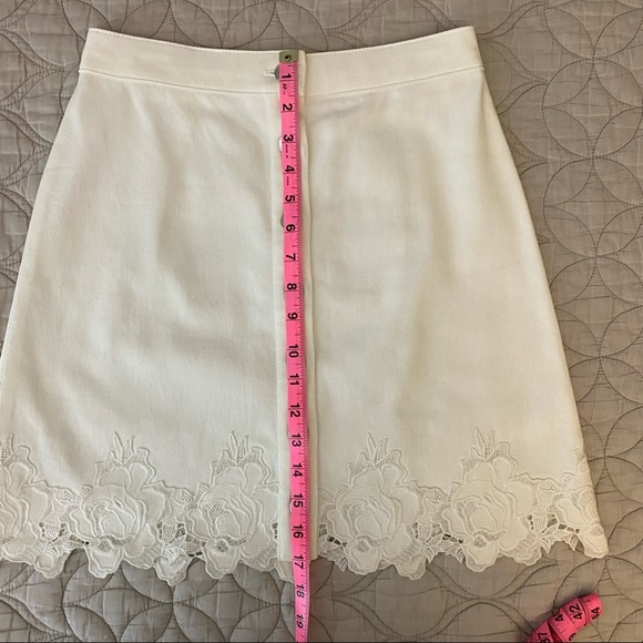 Club Monaco | Vidya Denim Skirt — White | Size 0 - Picture 13 of 13